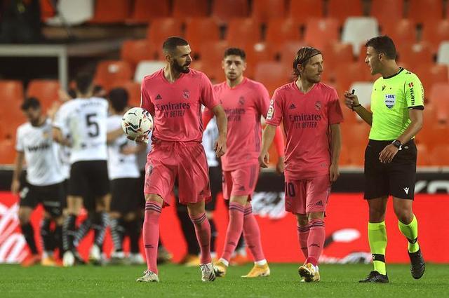 李昊守住了平局！补时最后一分钟，李昊再次神扑出对手头球攻门